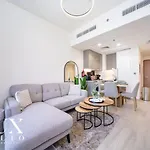 Chic 1 Bed Meydan Escape With A Pool View