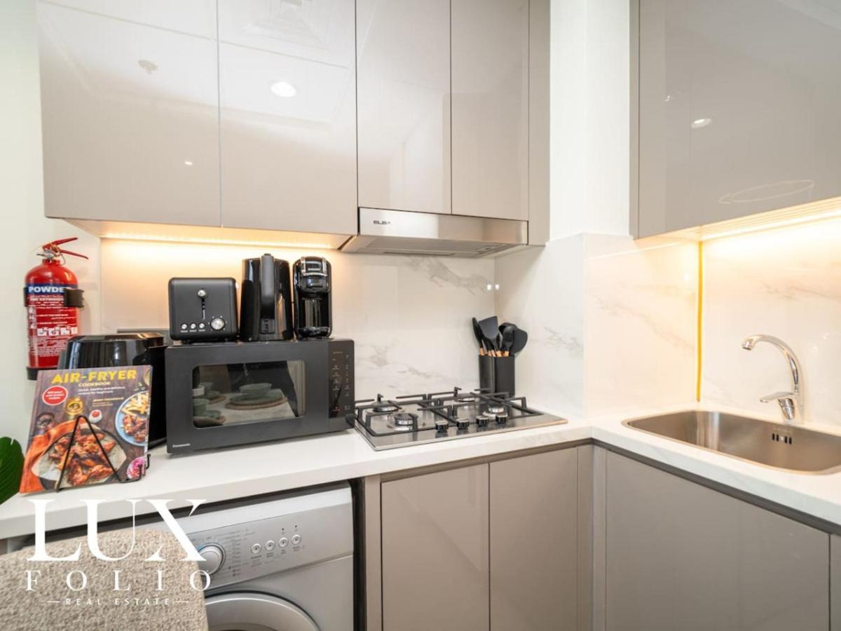 Chic 1 Bed Meydan Escape With A Pool View Apartment Dubai