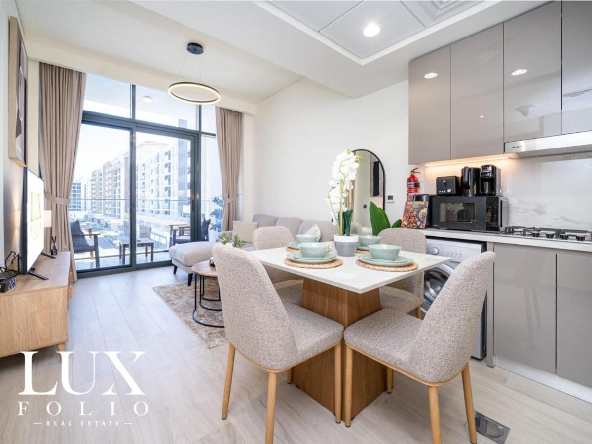 Chic 1 Bed Meydan Escape With A Pool View Dubai