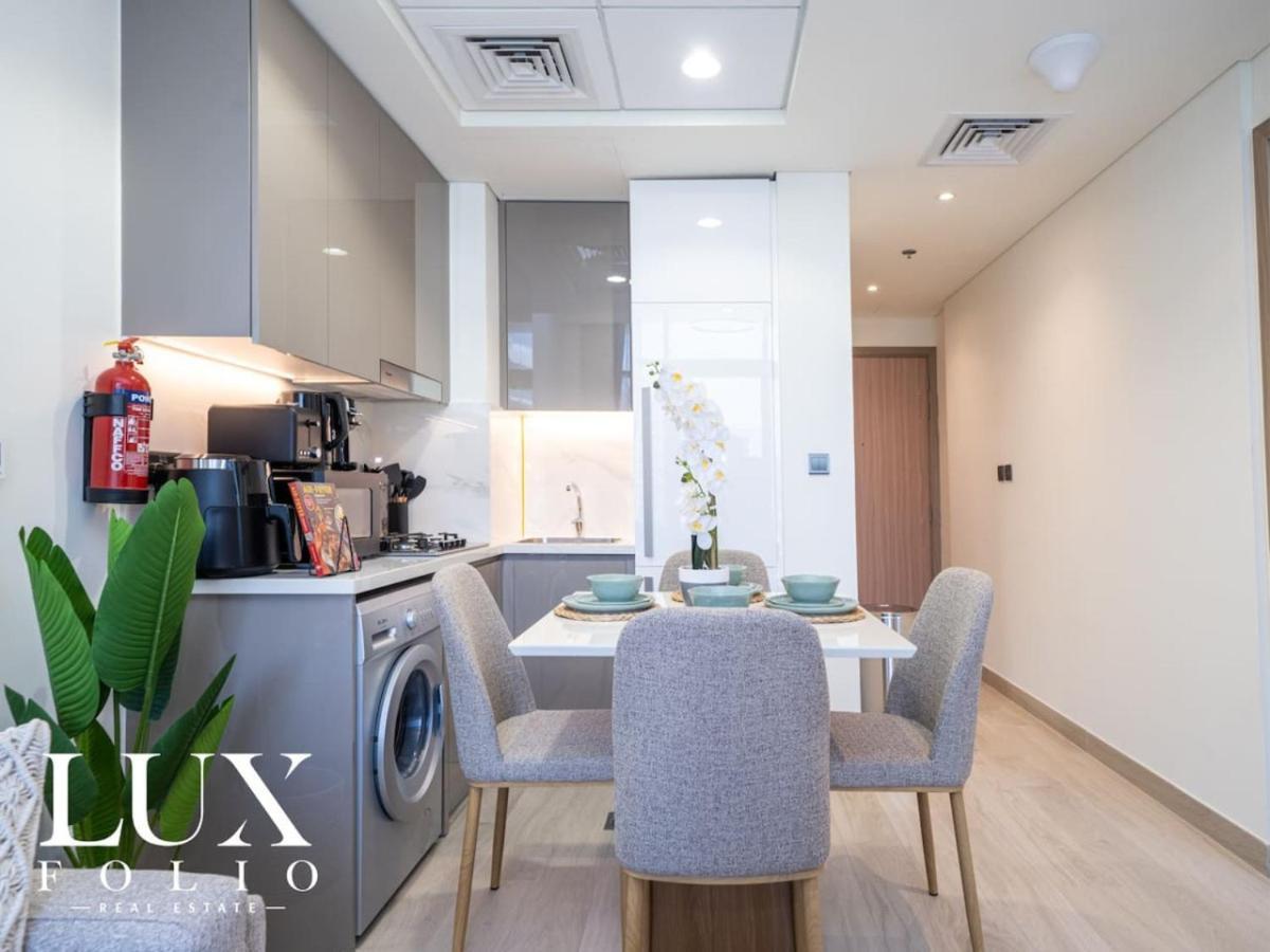 Chic 1 Bed Meydan Escape With A Pool View Apartment *